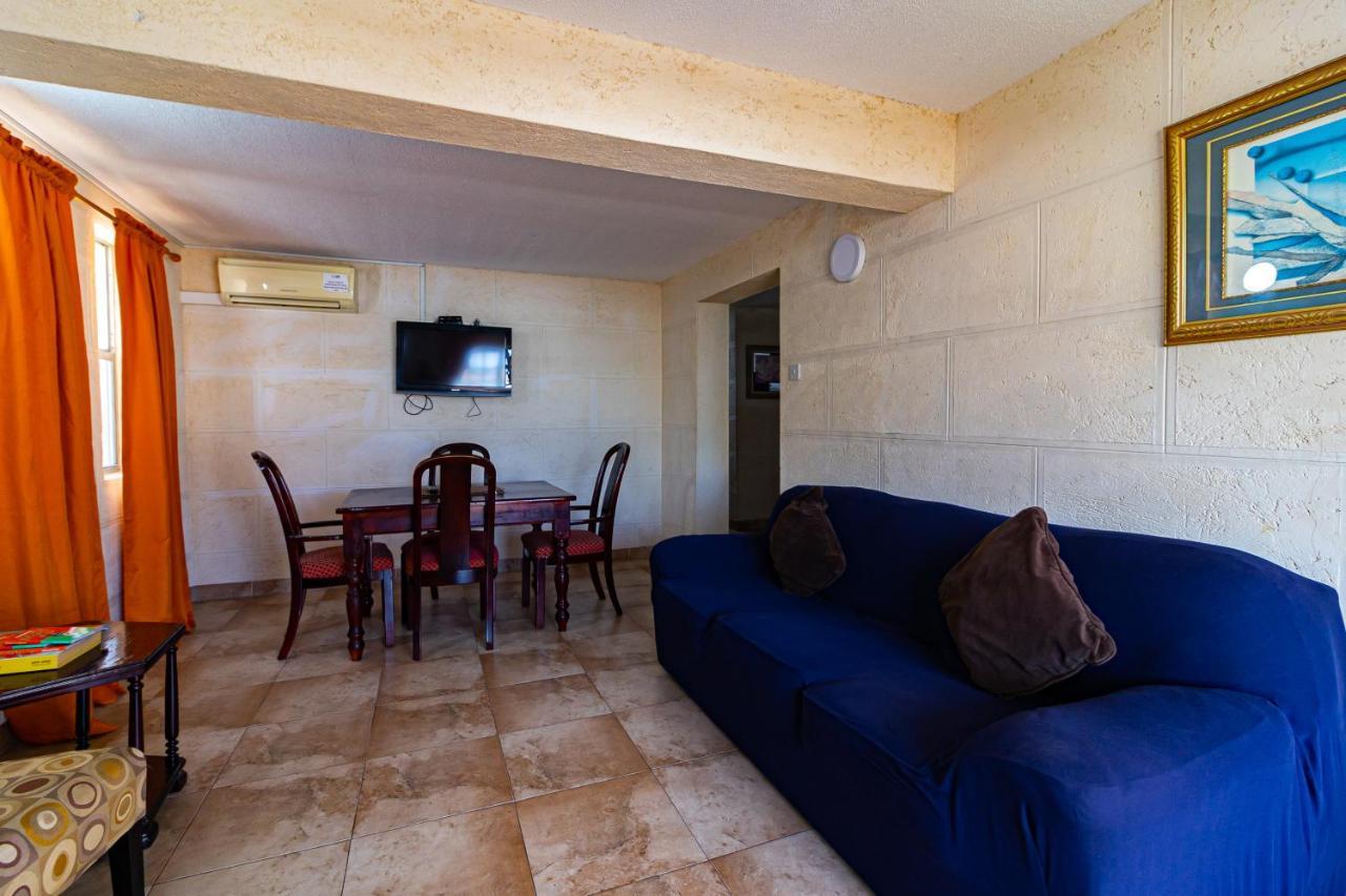 Blr Guest house *